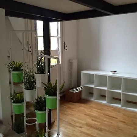 V12 Design Apartment Mailand