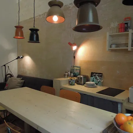 V12 Design Apartment Mailand