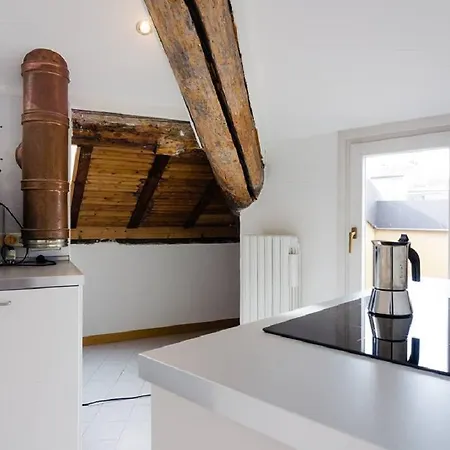 Apartment V12 Design