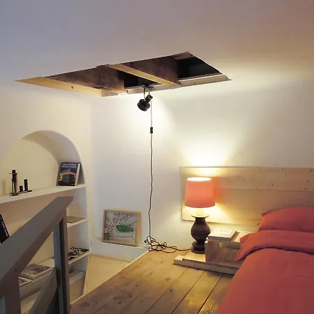 V12 Design Apartment Milan