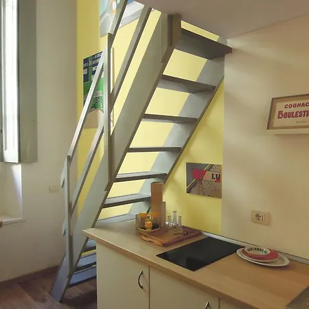 V12 Design Apartment *